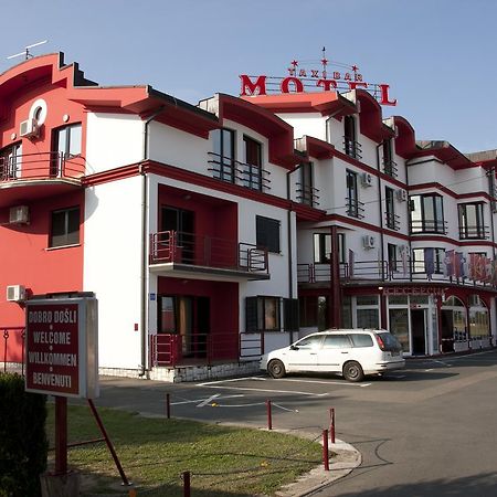 Taxi Bar Motel Bosanska Gradiska Buitenkant foto