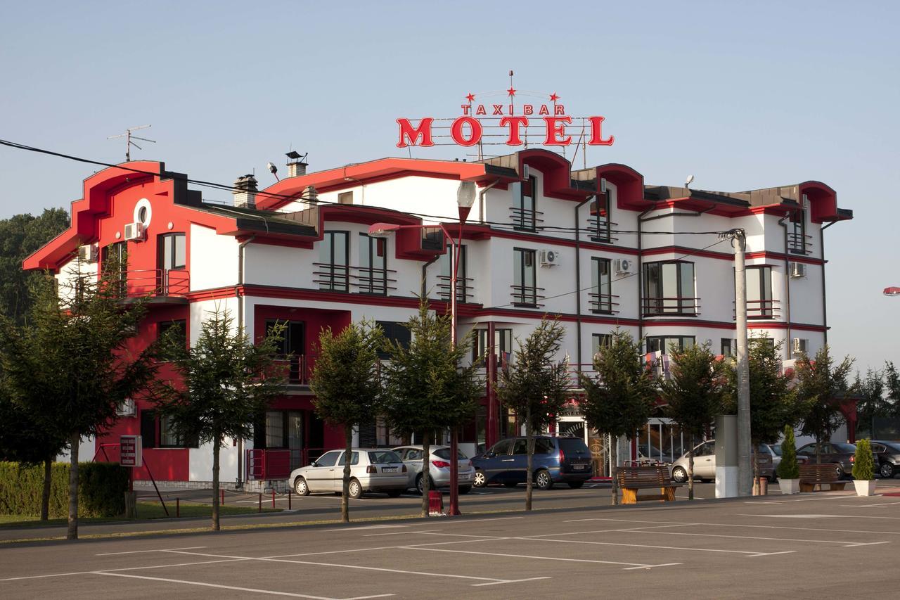 Taxi Bar Motel Bosanska Gradiska Buitenkant foto
